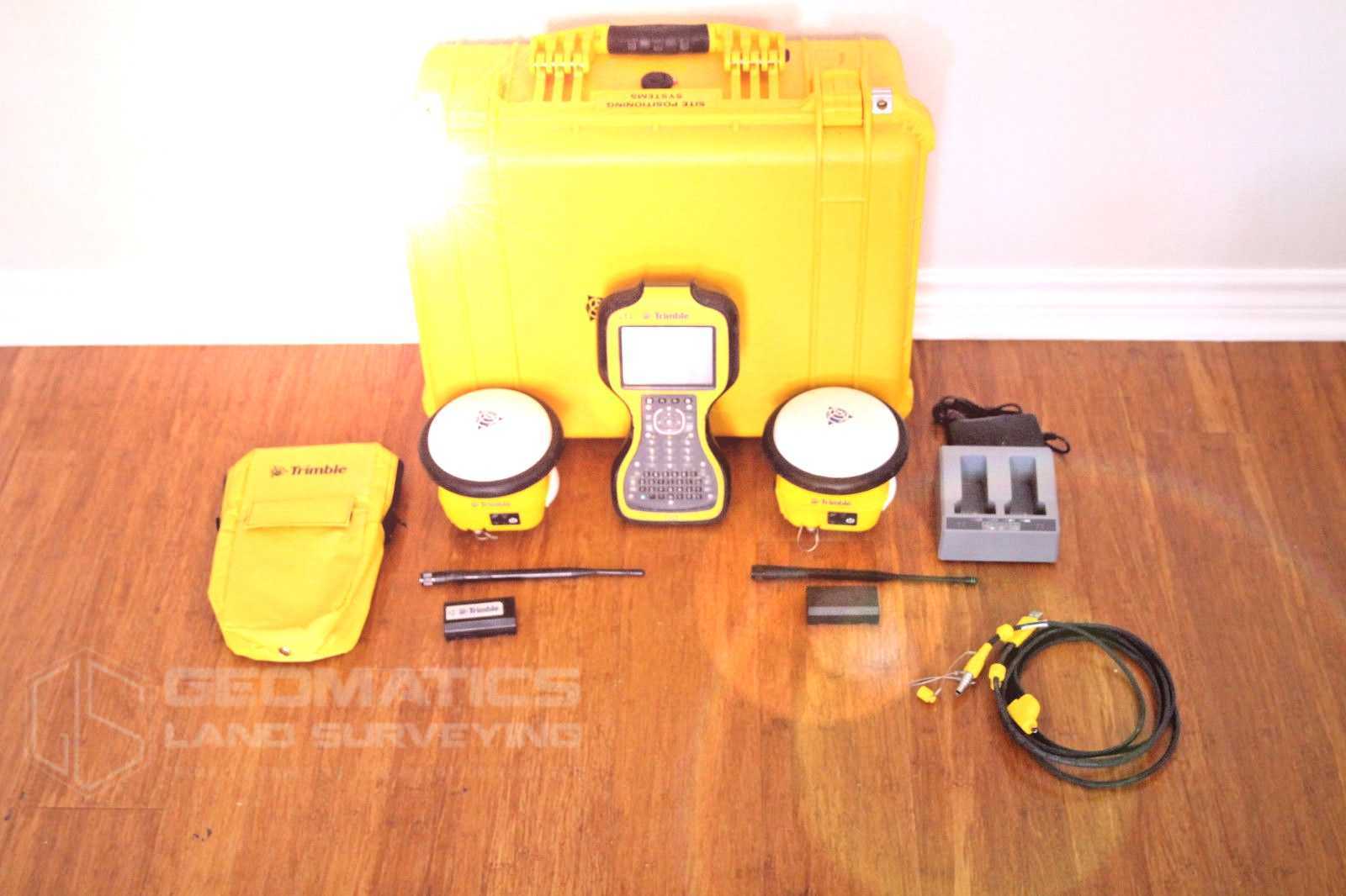 Trimble SPS985 with TSC3 controller and Access — Trimble SPS985 with Trimble TSC3 controller and Trimble Access (1 of 3)